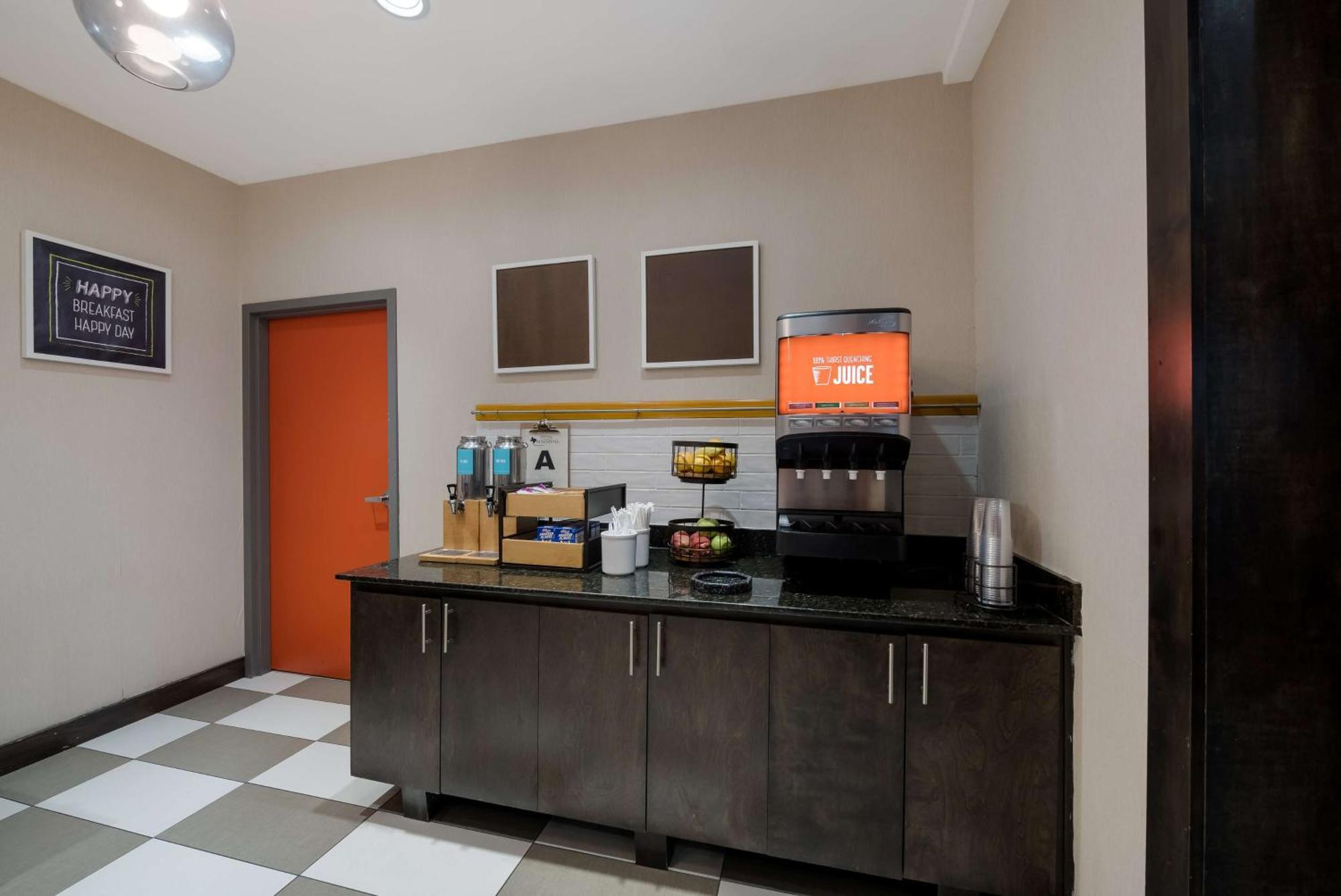 Hampton Inn Marshall Esterno foto