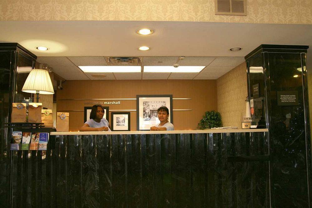 Hampton Inn Marshall Interno foto